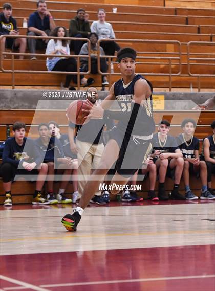 Thumbnail 2 in Desert Vista vs. Oak Cliff Faith Family Academy (Torrey Pines Holiday Classic) photogallery.