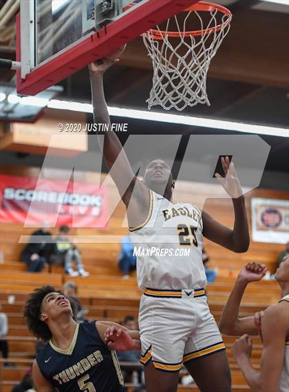 Thumbnail 1 in Desert Vista vs. Oak Cliff Faith Family Academy (Torrey Pines Holiday Classic) photogallery.