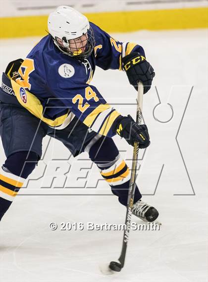 Thumbnail 1 in Pelham Memorial vs. Skaneateles (NYSPHSAA Division 2 Semifinal) photogallery.