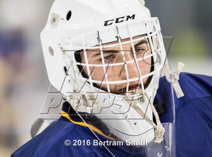 Thumbnail 1 in Pelham Memorial vs. Skaneateles (NYSPHSAA Division 2 Semifinal) photogallery.
