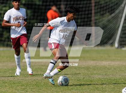 Thumbnail 3 in Cape Fear vs Lumberton (Battle for the Bell) photogallery.