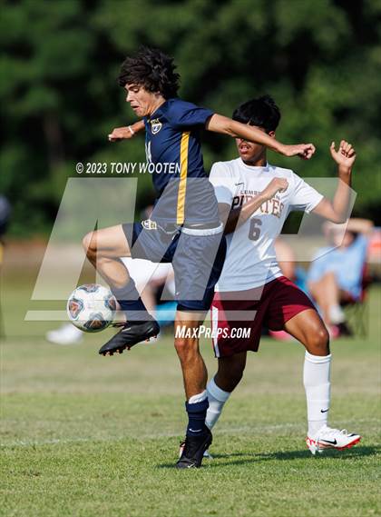 Thumbnail 2 in Cape Fear vs Lumberton (Battle for the Bell) photogallery.