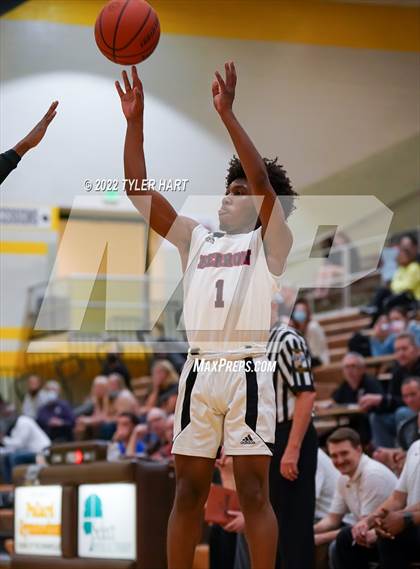 Thumbnail 2 in Beech Grove vs. Herron (IHSAA 3A Sectional) photogallery.