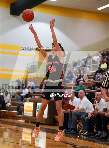 Thumbnail 2 in Beech Grove vs. Herron (IHSAA 3A Sectional) photogallery.