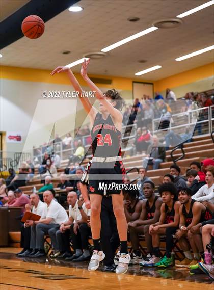 Thumbnail 2 in Beech Grove vs. Herron (IHSAA 3A Sectional) photogallery.