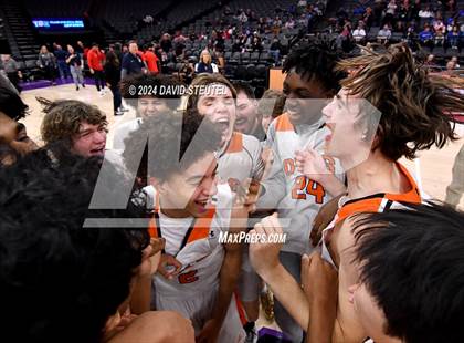 Thumbnail 1 in Verdugo Hills vs. Athenian (CIF State D5 Final) photogallery.