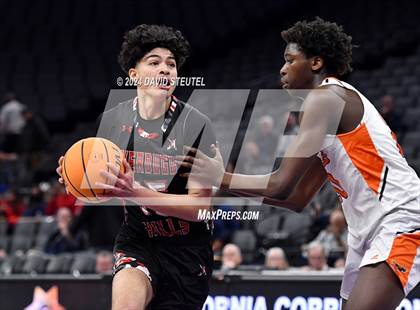 Thumbnail 2 in Verdugo Hills vs. Athenian (CIF State D5 Final) photogallery.