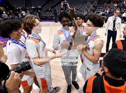 Thumbnail 2 in Verdugo Hills vs. Athenian (CIF State D5 Final) photogallery.