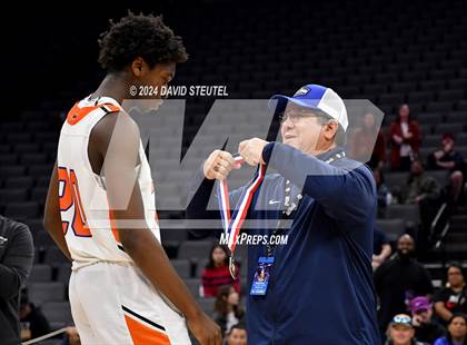 Thumbnail 1 in Verdugo Hills vs. Athenian (CIF State D5 Final) photogallery.