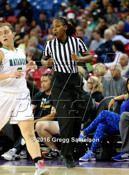 Thumbnail 2 in Pinewood vs Miramonte (CIF NorCal Regional Open Division Final) photogallery.