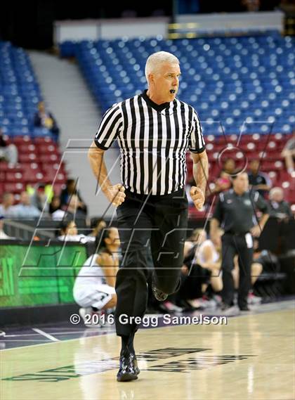 Thumbnail 3 in Pinewood vs Miramonte (CIF NorCal Regional Open Division Final) photogallery.