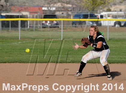 Thumbnail 3 in Foothill @ Tehachapi photogallery.