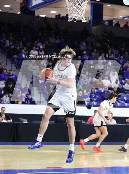 Thumbnail 3 in Hopedale vs Pioneer Valley Regional (MIAA Division 5 Final) photogallery.