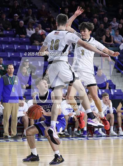 Thumbnail 3 in Hopedale vs Pioneer Valley Regional (MIAA Division 5 Final) photogallery.
