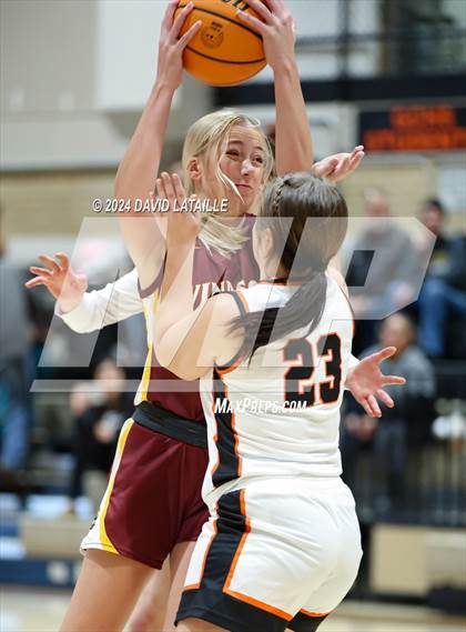 Thumbnail 1 in Windsor @ Greeley Central photogallery.