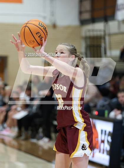 Thumbnail 3 in Windsor @ Greeley Central photogallery.