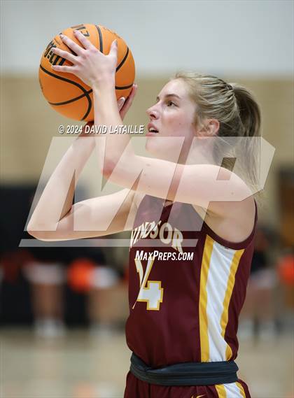 Thumbnail 2 in Windsor @ Greeley Central photogallery.