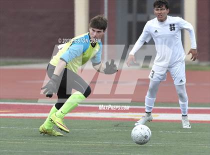 Thumbnail 3 in El Segundo vs. Hesperia (CIF-SS D5 Final) photogallery.