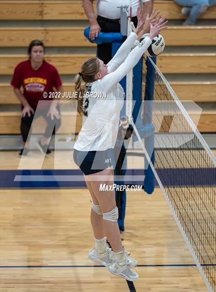 Thumbnail 1 in Cathedral vs Indianapolis Scecina Memorial (City Tourney final) photogallery.