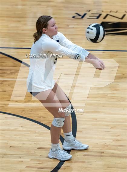 Thumbnail 3 in Cathedral vs Indianapolis Scecina Memorial (City Tourney final) photogallery.