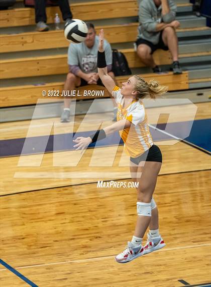 Thumbnail 2 in Cathedral vs Indianapolis Scecina Memorial (City Tourney final) photogallery.