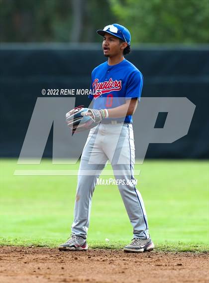 Thumbnail 3 in Serra vs La Salle photogallery.