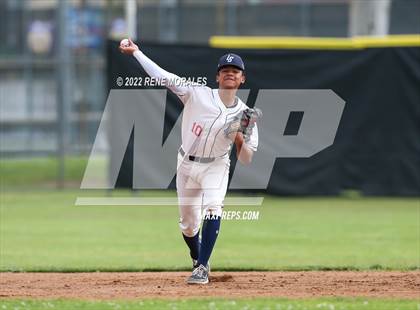 Thumbnail 1 in Serra vs La Salle photogallery.