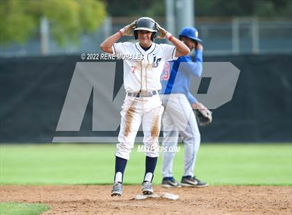 Thumbnail 3 in Serra vs La Salle photogallery.