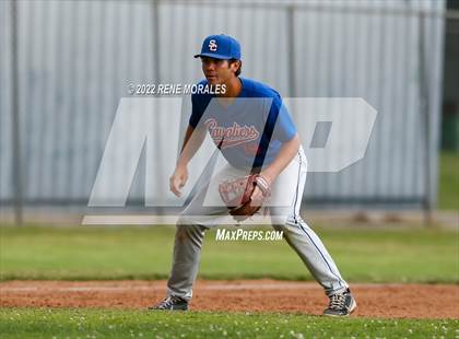 Thumbnail 1 in Serra vs La Salle photogallery.