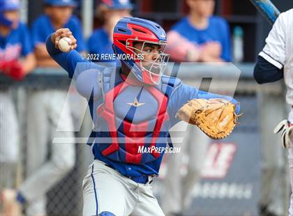 Thumbnail 3 in Serra vs La Salle photogallery.