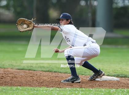 Thumbnail 1 in Serra vs La Salle photogallery.