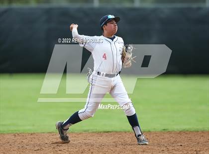Thumbnail 3 in Serra vs La Salle photogallery.