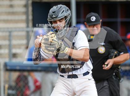 Thumbnail 2 in Serra vs La Salle photogallery.