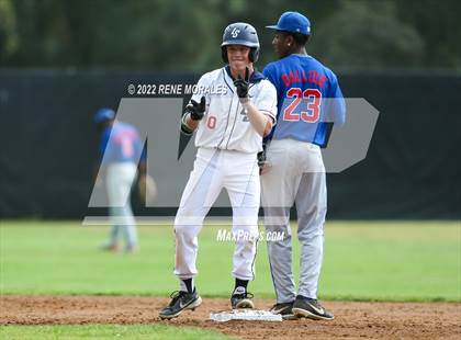 Thumbnail 2 in Serra vs La Salle photogallery.