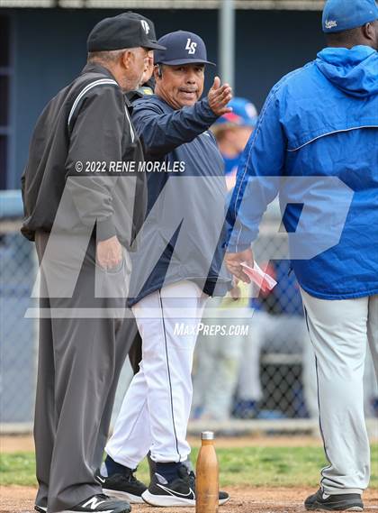Thumbnail 1 in Serra vs La Salle photogallery.