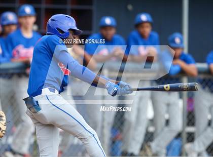 Thumbnail 1 in Serra vs La Salle photogallery.