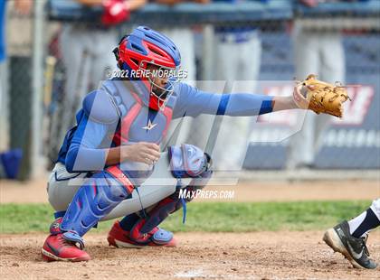 Thumbnail 1 in Serra vs La Salle photogallery.
