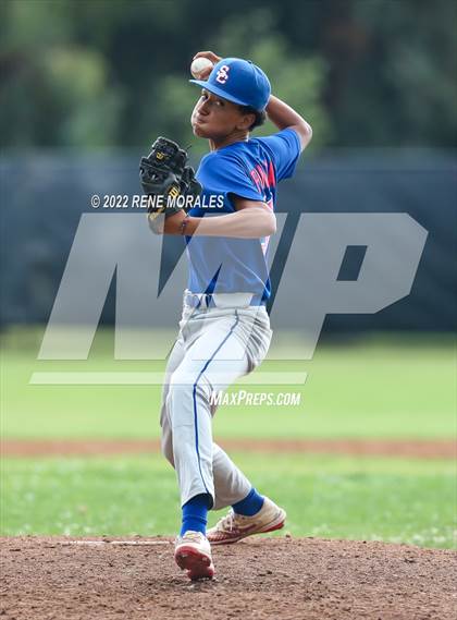 Thumbnail 3 in Serra vs La Salle photogallery.