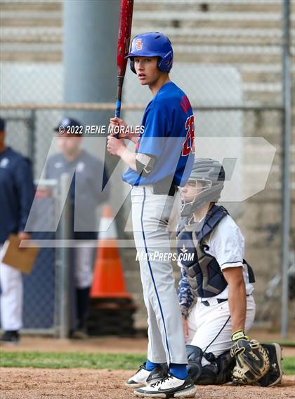 Thumbnail 1 in Serra vs La Salle photogallery.
