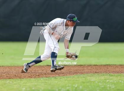 Thumbnail 1 in Serra vs La Salle photogallery.