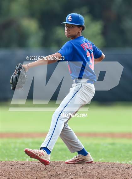 Thumbnail 2 in Serra vs La Salle photogallery.
