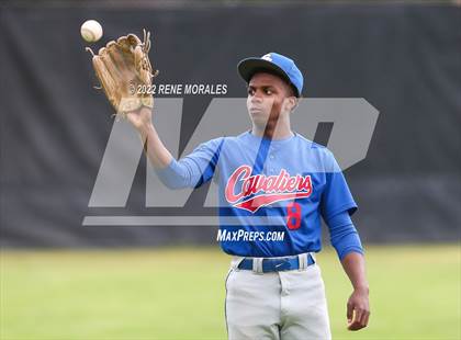Thumbnail 3 in Serra vs La Salle photogallery.