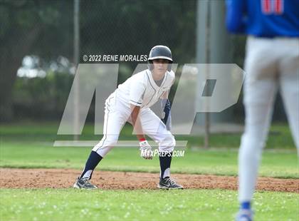 Thumbnail 3 in Serra vs La Salle photogallery.