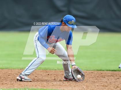 Thumbnail 1 in Serra vs La Salle photogallery.