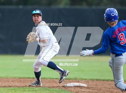 Thumbnail 3 in Serra vs La Salle photogallery.