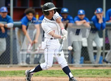 Thumbnail 2 in Serra vs La Salle photogallery.