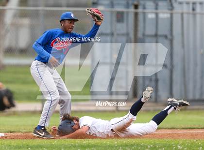 Thumbnail 1 in Serra vs La Salle photogallery.