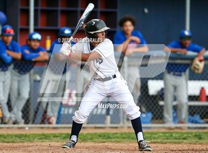 Thumbnail 1 in Serra vs La Salle photogallery.