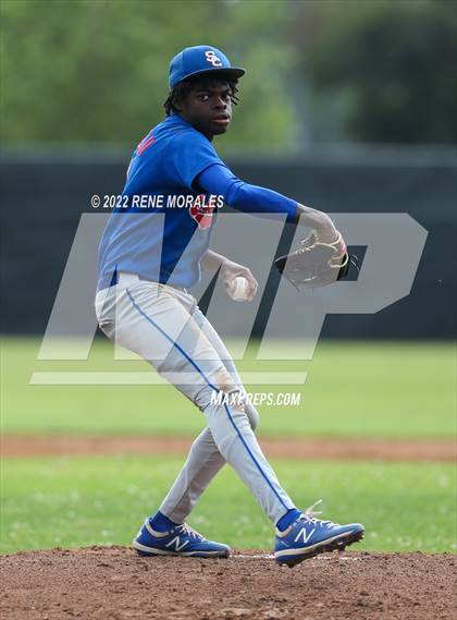 Thumbnail 1 in Serra vs La Salle photogallery.