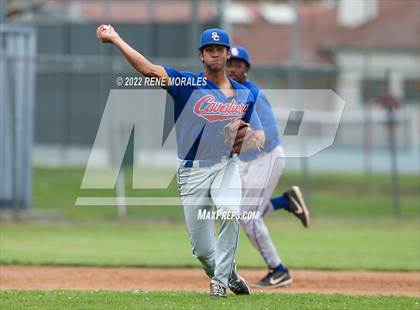 Thumbnail 1 in Serra vs La Salle photogallery.